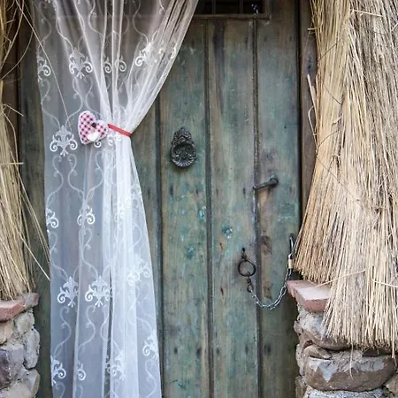 Happy Glamping Madonie Luxe tent Polizzi Generosa