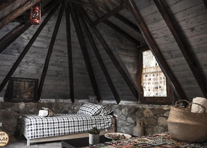 Happy Glamping Madonie Luxe tent Polizzi Generosa